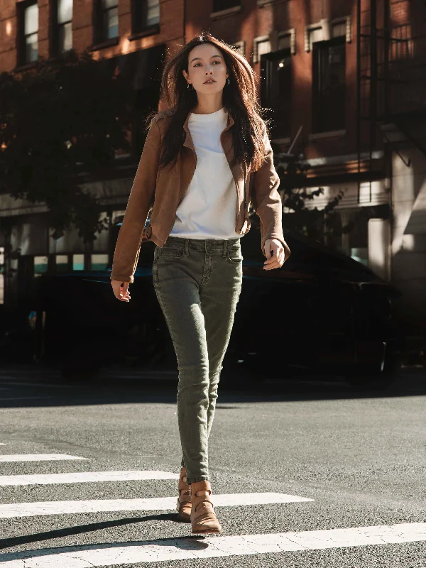 Bowery Skinny in Secret Garden Laid - back Women's Style