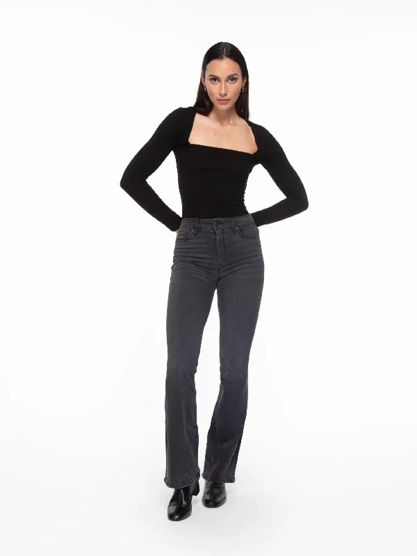 Bombshell Bell in Point Break Casual Women's Loose - fitting