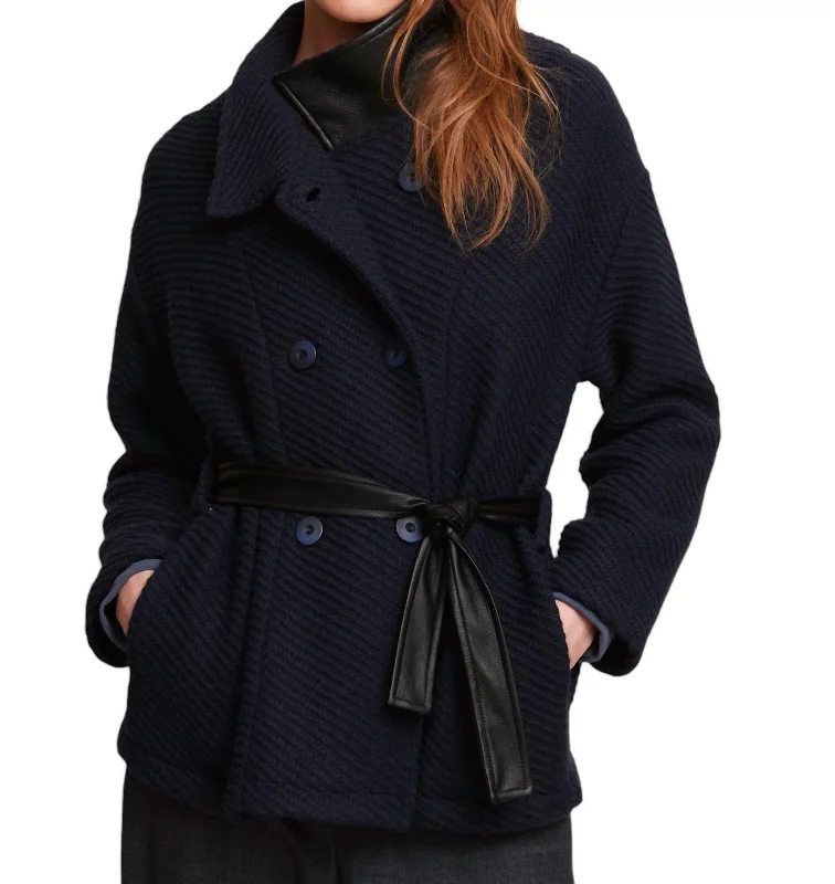 Bombay Jacket In Navy Rugged Women's Outdoor 