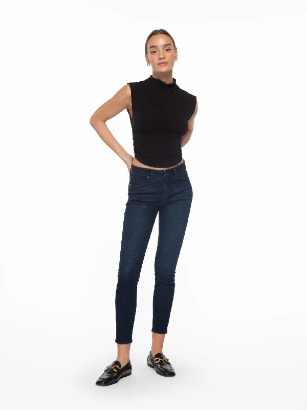 Bowery Skinny in Alanis Preppy Women's College