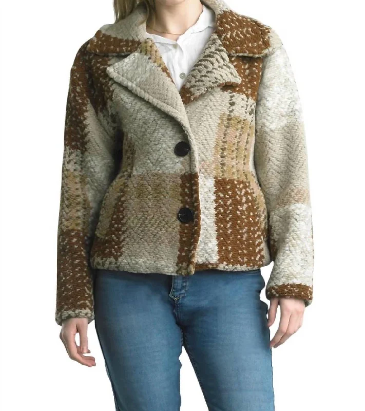 Cropped Boucle Jacket In Camel Youthful Women's Anime - inspired
